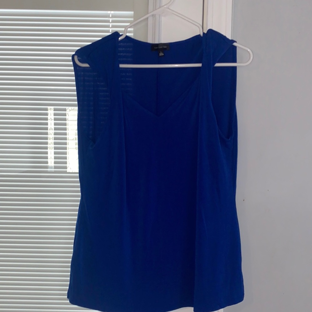 The Limited Large Sleeveless shirt